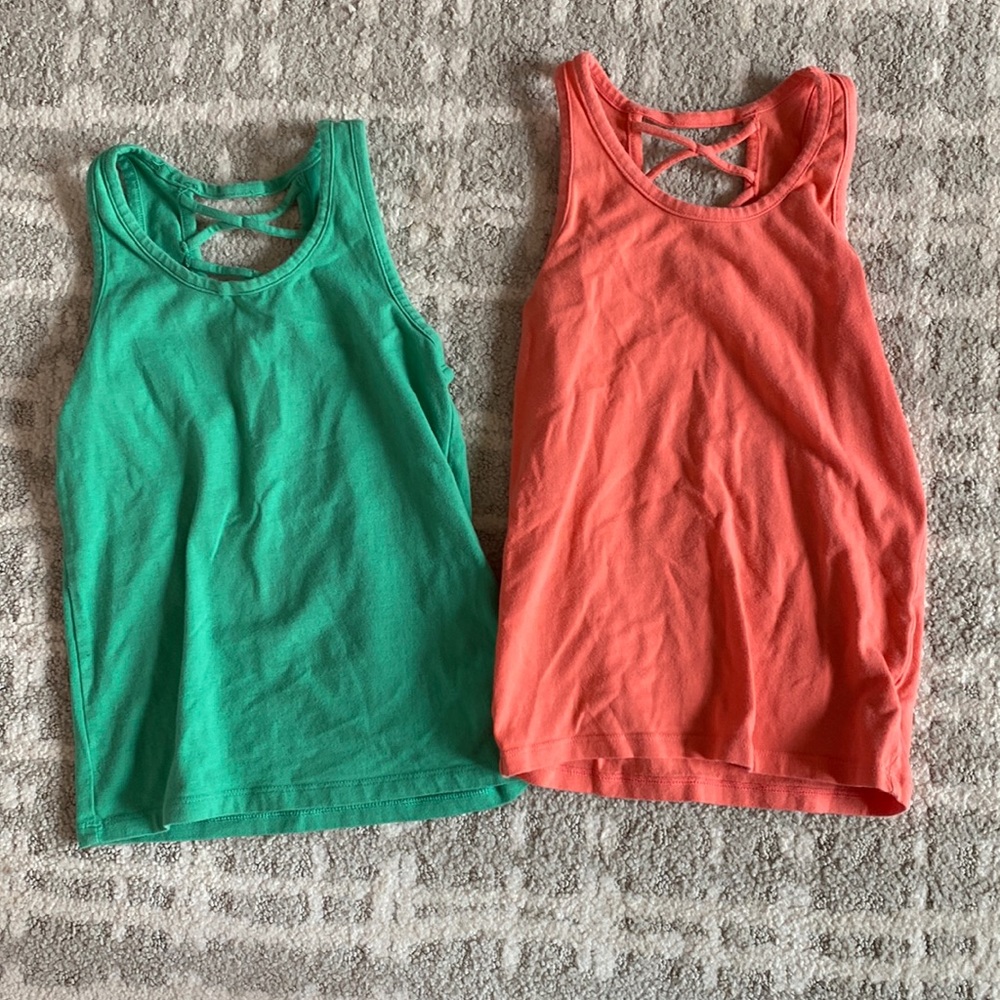 TWO OLD NAVY GIRLS TANK TOPS SIZE M